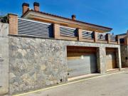 Chalet, Vinyols i els Arcs