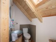 Chaletartige Wohnung mit riesigem Garten, beinahe ein...