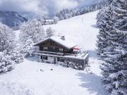 Chaleureux Chalet 4 Chambres Skis Aux Pieds 150m² Notre...