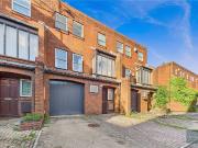 Challoner Court, Bristol BS1, 3 bed terraced house to...