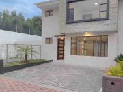 Challuabamba Casa de Venta 3 dormitorios 2 garajes