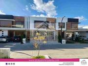 Challuabamba Casa de Venta 4 dormitorios 4 garajes