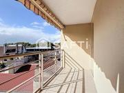 Châlons en Champagne, Centre ville dans une rue calme