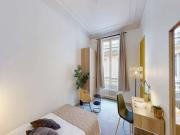 Chambre à louer dans un appartement de 7 chambres à...