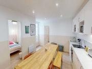 Chambre à louer dans un appartement partagé de 16...