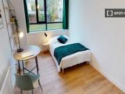 Chambre à louer dans un appartement partagé de 8...