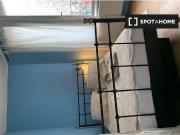 Chambre confortable dans maison de 3 chambres, 13e...