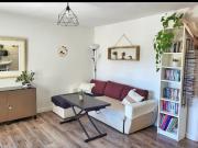 Chambre dans appartement meublé avec piscine