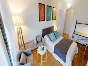 Chambre dans le Rue du Bourbonnais Chambre dans le Rue du Bourbonnais