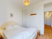 Chambre dans un appartement partagé de 14 chambres à...