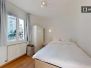 Chambre dans un appartement partagé de 22 chambres à...