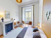 Chambre dans un appartement partagé de 9 chambres,...