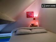 Chambre à louer à Croix, réservée aux femmes,...