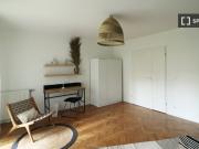 Chambre en colocation à louer à La Plaine, Paris