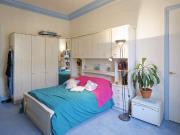 Chambre meublée dans un appartement à Luxembourg, Paris
