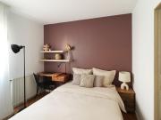 Chambre minimaliste de 10 m² à louer en coliving p