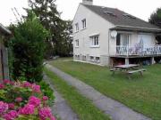 Chambre spacieuse en duplex dans une grande maison