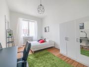 Chambre spacieuse et chaleureuse