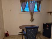 Chambre très éclairée à louer secteur Limoilou libre