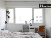 Chambres à louer dans un appartement de 5 chambres à...