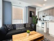 Champagne Avenue South