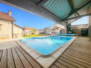 CHAMPDÔTRE, maison familiale d'une surface de 213 m²...