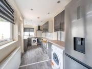 Change of tenancy for spacious 4 bed house