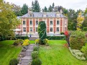 Chantilly Oise Charmant château et parc de 2ha à vendre....