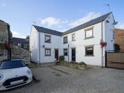 Chapel Street, Leeds 2 bed flat to rent £1,170 pcm £270 pw