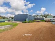 Character Home with Huge Powered Shed Perfect Country... Character Home with Huge Powered Shed Perfect Country...