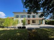 Charakterhaus zum Verkauf im Herzen des Dorfes Jussy