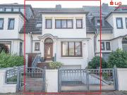 Charakteristisches Reihenmittelhaus mit vielen Optionen Charakteristisches Reihenmittelhaus mit vielen Optionen