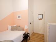Charismatic double bedroom near the Urgell metro