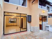 Charles Darwin y Graciela Ayerve, La Armenia 2