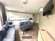 Charles Street, Bristol BS1, 6 bed flat to rent, £4,680...