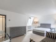 Charles Street, London, 1 Bedroom Flat