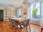 Charmant appartement rénové 4 chambres Sèvres Babylone
