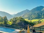 Charmant Chalet avec Piscine chauffée et Jacuzzi en...