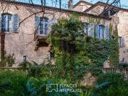 Charmant château de village et son indissociable parc...