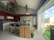 Charmant duplex avec garage double et balcon