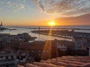 Charmant duplex traversant avec terrasse tropézienne vue mer