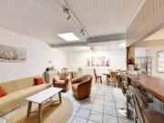 CHARMANT HOTEL BUREAU AU COEUR D'UN VILLAGE DE...