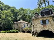 Charmant moulin rénové avec superbe terrain !