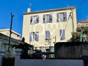 Charmant rez de jardin avec terrasse au calme proche du cent