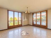 Charmant T2 de 51.96m2 avec grand balcon + cave & parking pr