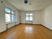 Charmante 2 Zimmer Altbau Wohnung in Zentrumsnähe !