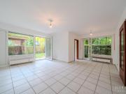 Charmante 2 Zimmer Erdgeschoss Wohnung mit zwei Gärten...