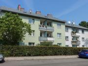 Sanierte unbefristete 2 Zimmer Mietwohnung in grüner...