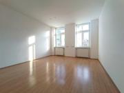 Charmante 2 Zimmer Wohnung im Altbau mit Lift Zentrale...