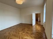 Charmante 2 Zimmer Wohnung in repräsentativem Altbau –...